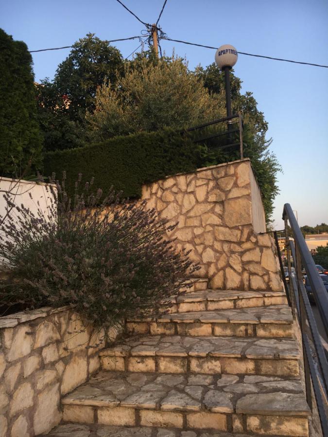 פודסטראנה Apartment Franic מראה חיצוני תמונה