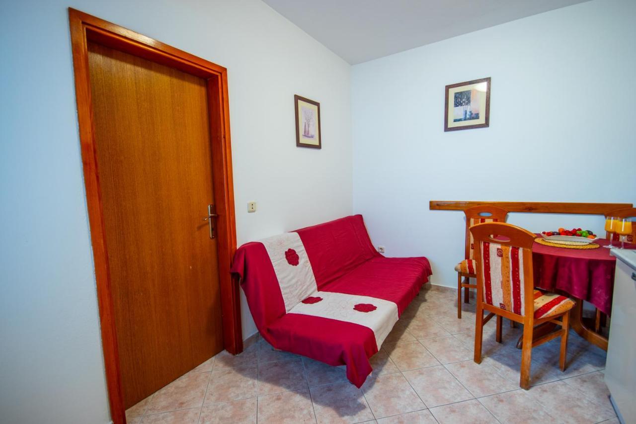 פודסטראנה Apartment Franic מראה חיצוני תמונה